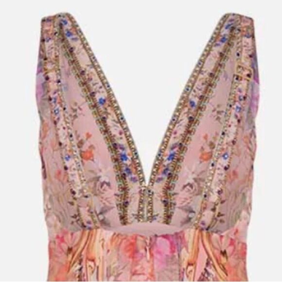 16 NWT 1000.00 CAMILLA Plunge Neck Maxi Dress
Letters From The Pink Room Size XS - Picture 5 of 8